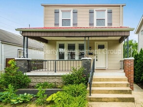 Building Photo - 669 Sheldon Ave