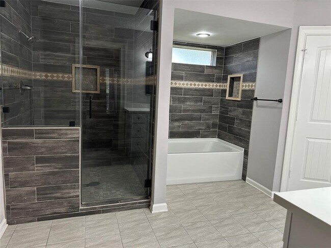 Building Photo - 11610 Cypresswood Dr