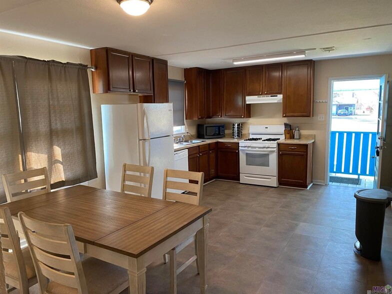 Building Photo - 1018 S Mire Ave