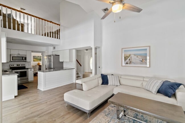 Building Photo - 7447 Hawkins Rd