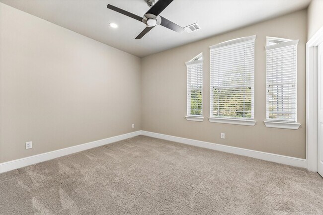 Building Photo - 2940 Payson St