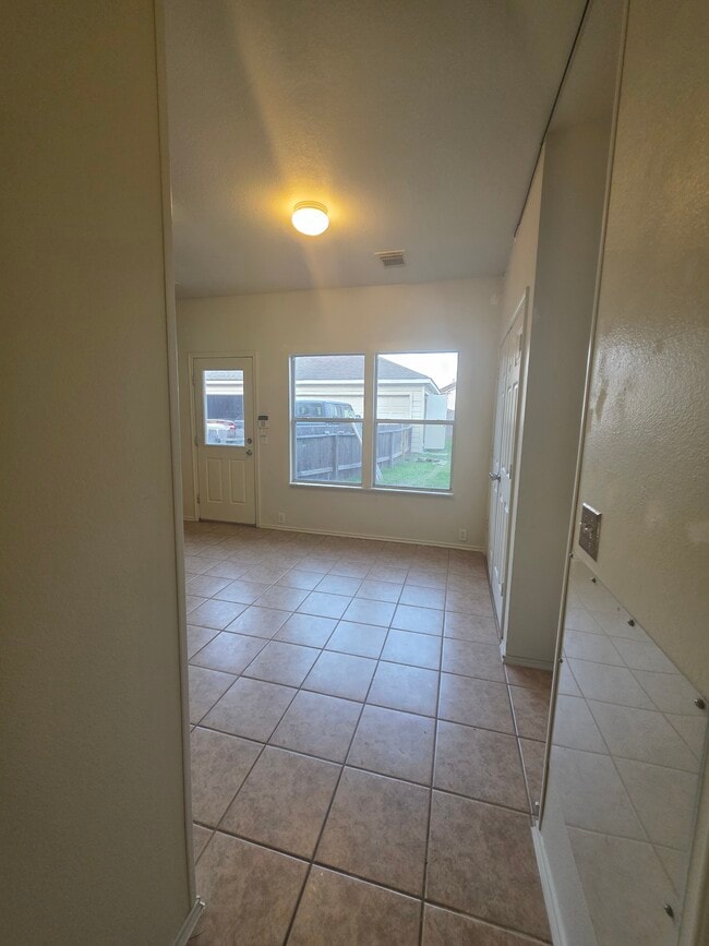 Building Photo - 9714 Coyote Creek Dr