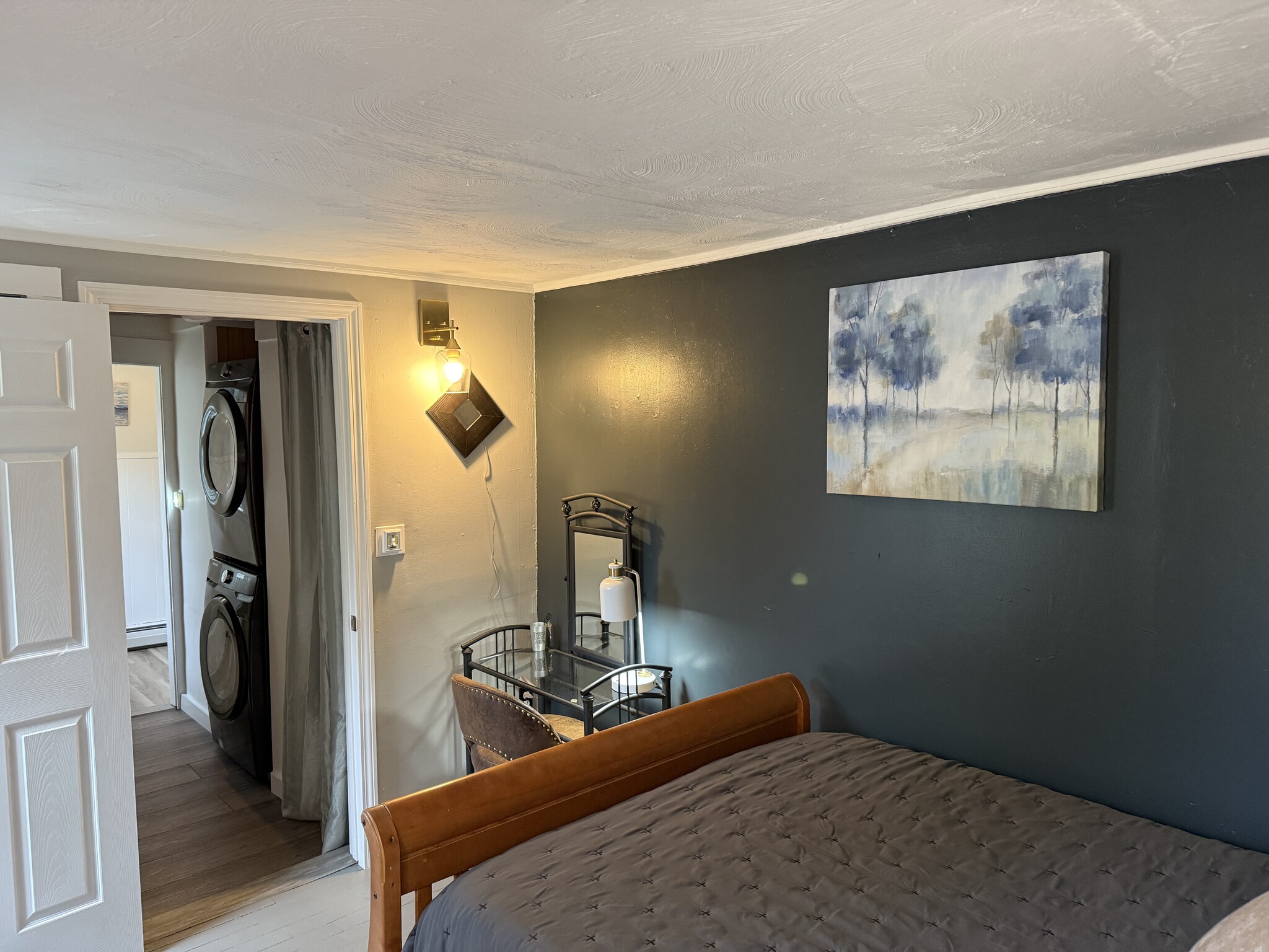 Bedroom 1 - 40 Russell St