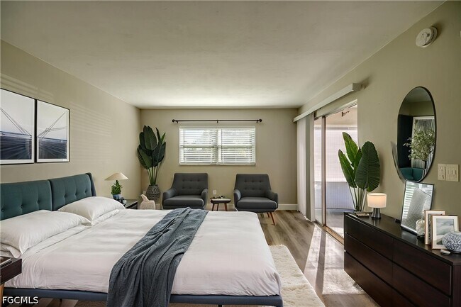 Building Photo - 2526 SE 16th Pl