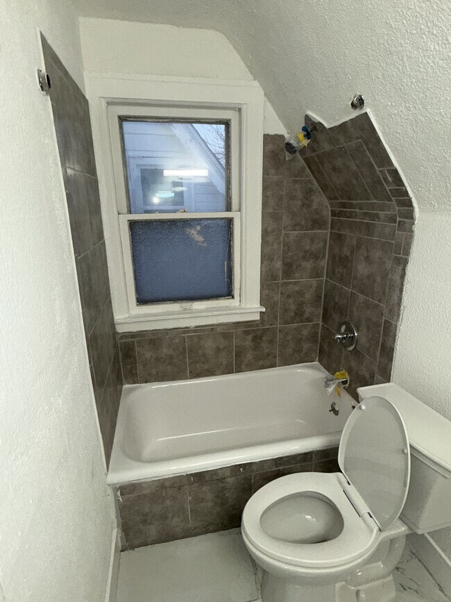 Building Photo - 18882 Marx St