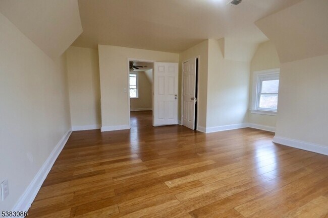 Building Photo - 34-36 Hedden Terrace Unit 3