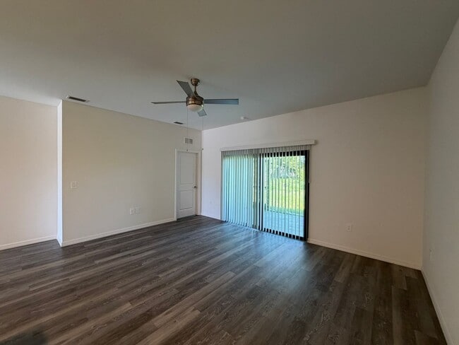 Building Photo - 615 SE 8th St