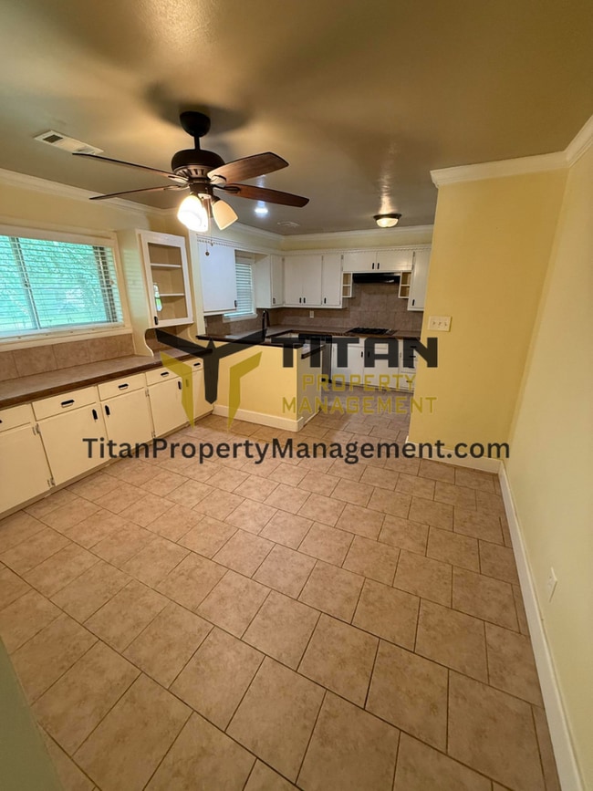 Building Photo - 2bed/2bath house