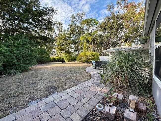 Building Photo - 2126 Craft Ln