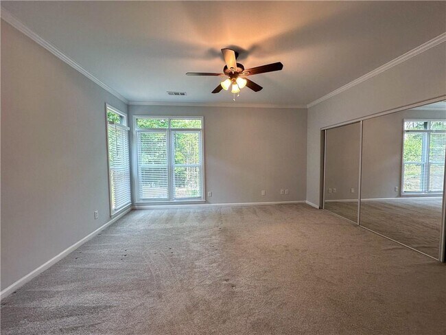 Building Photo - 3255 Park Chase