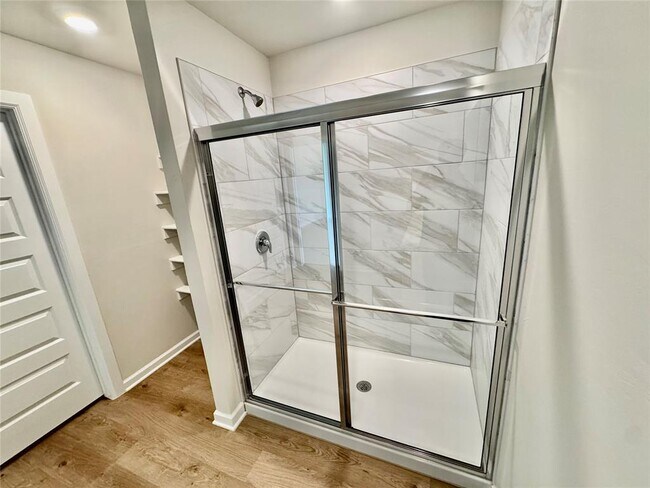 Building Photo - 6100 Blackwood Ct