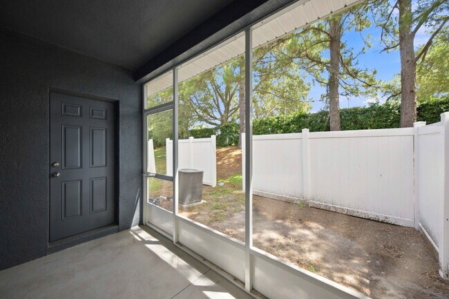 Building Photo - END-UNIT TOWNHOME FOR RENT IN GATED WYNCHASE AT FORE RANCH!