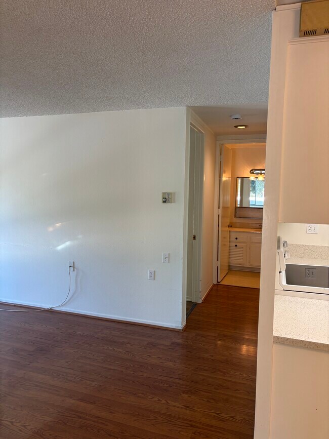 Building Photo - 2280 Via Mariposa W