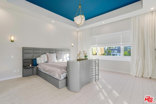 Building Photo - 10100 Empyrean Way