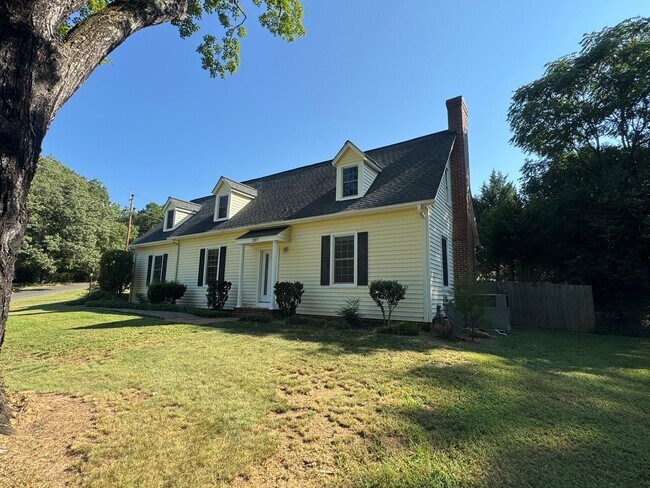 Building Photo - 207 Edgemont Ave