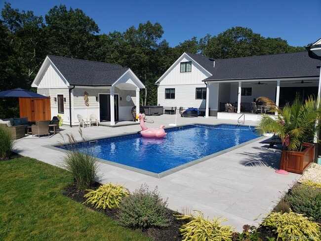 Building Photo - 47 Old Riverhead Rd