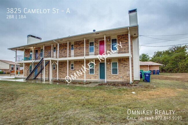 Building Photo - 3825 Camelot St