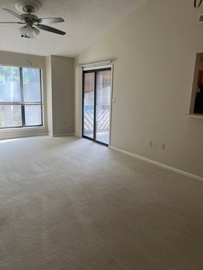 Building Photo - 906 Indian Wells Ct