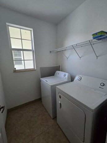 Building Photo - 7070 Venice Way