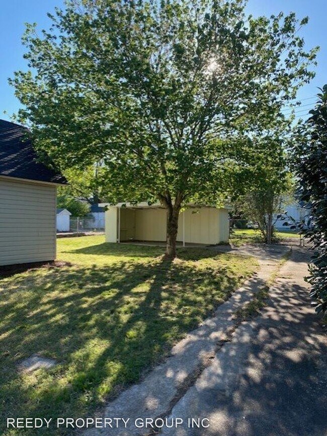 Building Photo - 3 br, 1 bath House - 56 Allen Street