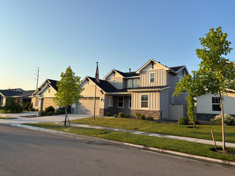 Building Photo - 5951 W Riva Capri St