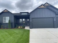 Building Photo - Single family home in Goddard Kansas. This home features 2 bedrooms, 2 bathrooms and a three car ...