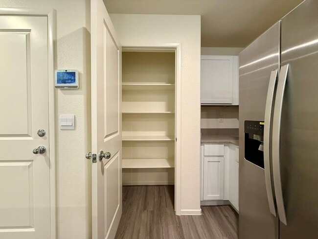Building Photo - BRAND NEW 3 BED 2.5 BATH 2 CAR GARAGE TOWN...
