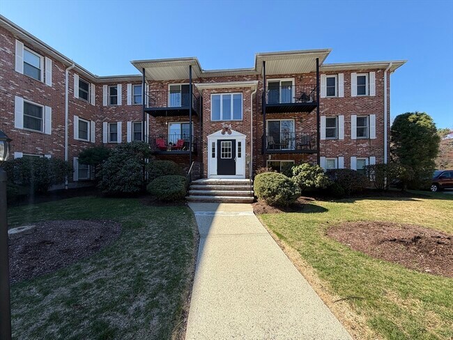 Building Photo - 354 Neponset St