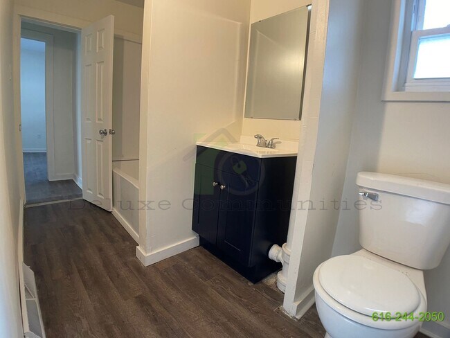 Building Photo - Spacious 4 Bedroom- Whole Home! Available ...