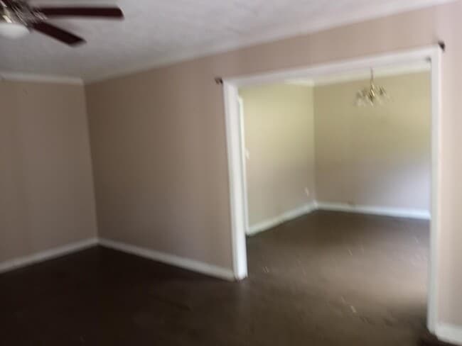 Building Photo - 304 Lawrence Rd