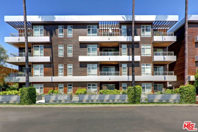 Building Photo - 6001 Carlton Way