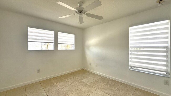 Building Photo - 910 Suffolk Pl