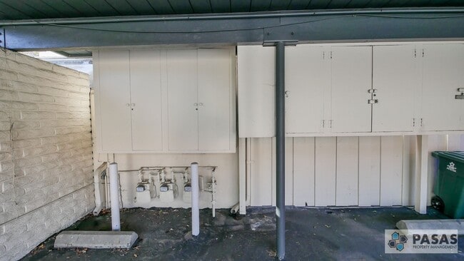 Building Photo - Point Loma Condo - Single-Story End Unit with Sunroom & 2 Covered Parking Spots