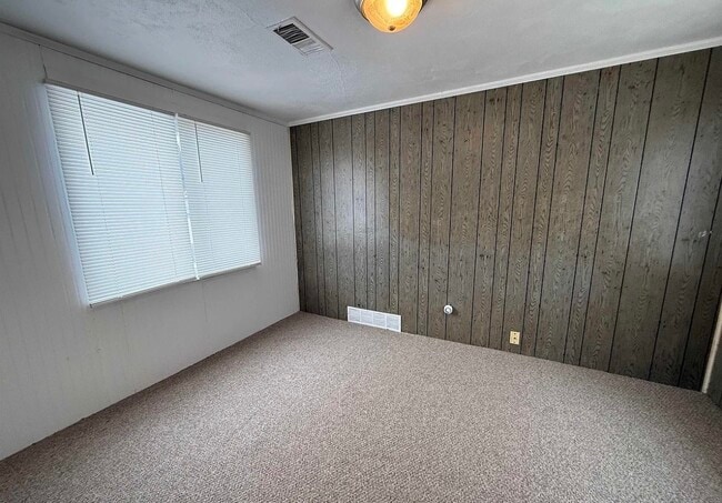 Building Photo - 3119 N Western Ave