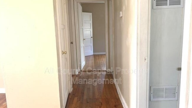 Building Photo - 5210 Guadalupe St