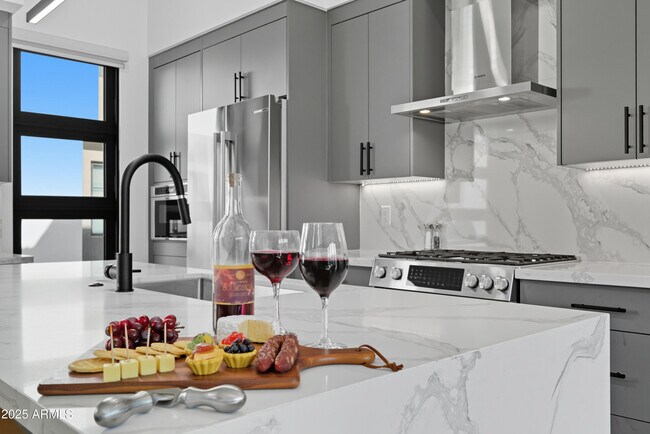 Building Photo - 1501 N Miller Rd