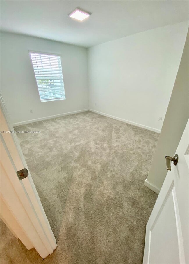 Building Photo - 4163 Lagoon Shore Dr