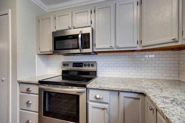 Building Photo - 156 Pecan Grove Ave