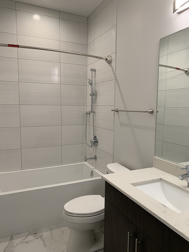 Building Photo - 3333 S Michigan Ave