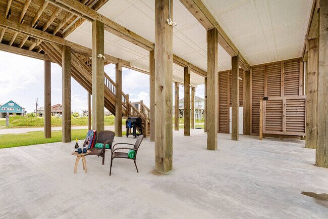 Building Photo - 804 1/2 Johnson Crawford Cir