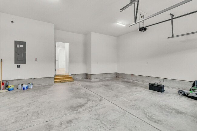 Building Photo - 102 True Blue Lp