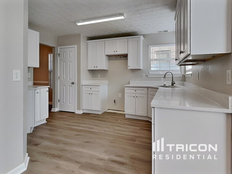 Building Photo - 364 Nunnally Dr
