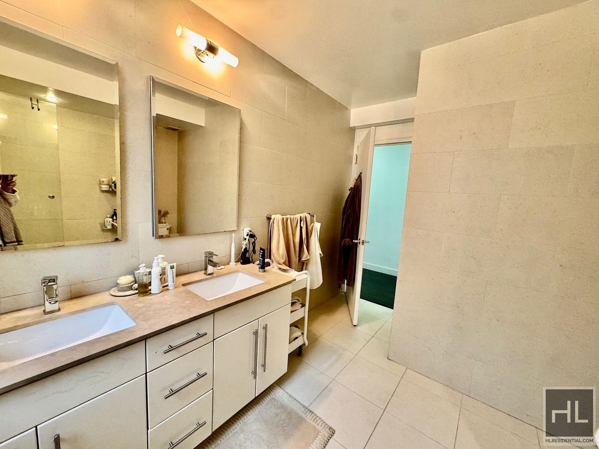 Building Photo - 37 STREET