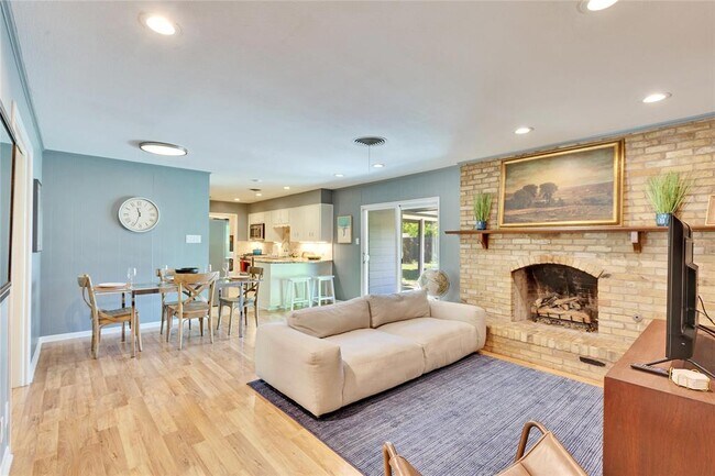 Building Photo - 3000 Mohawk Rd