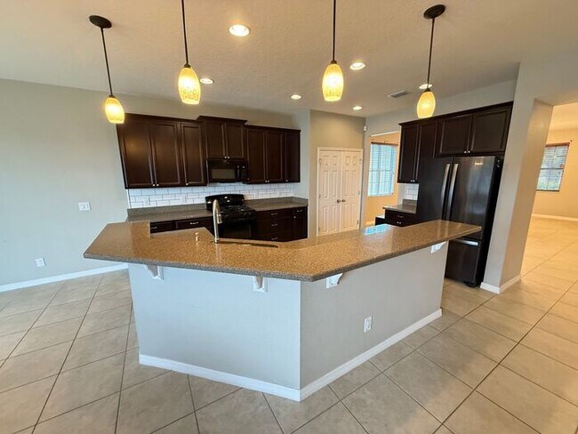 Building Photo - 5/3 Near Clermont -$500 OFF THE FIRST MONTH'S RENT