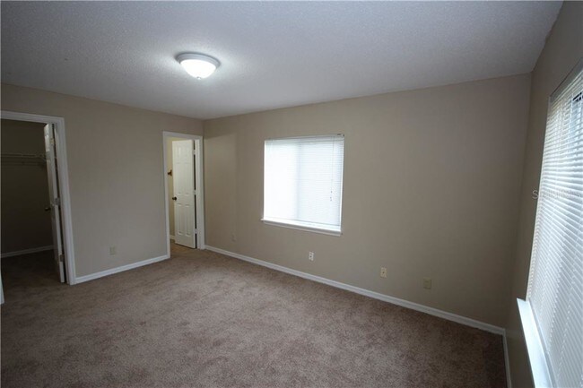 Building Photo - 819 Eastern Ave