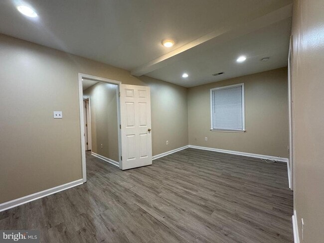 Building Photo - 522 Merchant St