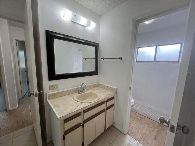 Building Photo - 3703 Suburban Ln