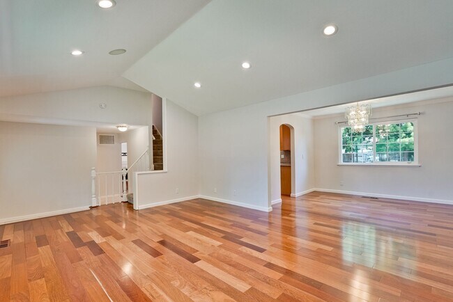 Building Photo - Spacious 3-Bed Almaden Valley Home with Bo...