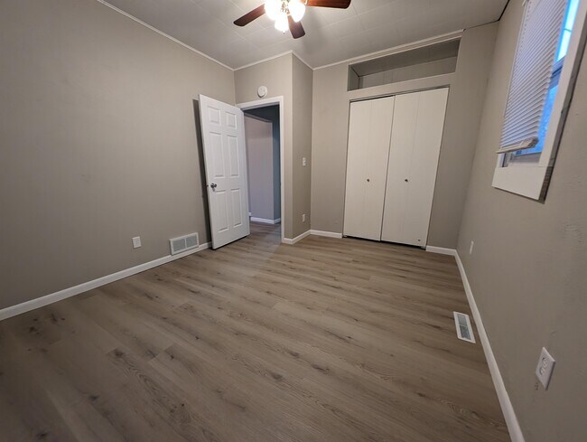 Building Photo - 301 6th Ave SW